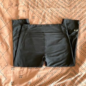 🛍 UA Cropped Leggings